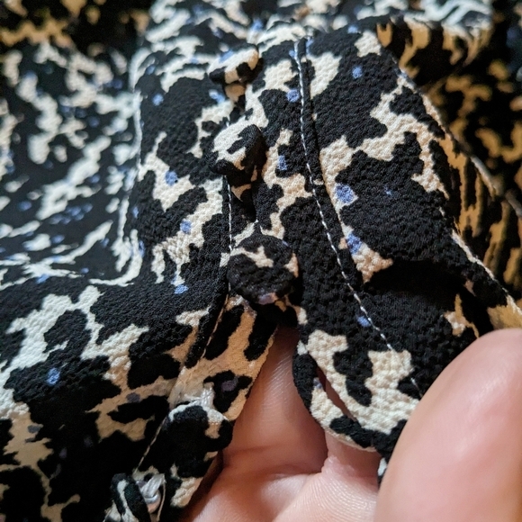 H&M Size 10 Abstract Long Sleeve Lined Dress w/ Buttons Up the Front - Picture 5 of 13